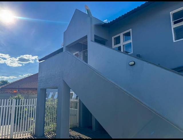 2 BEDROOM APARTMENT FOR SALE IN ALBERTON